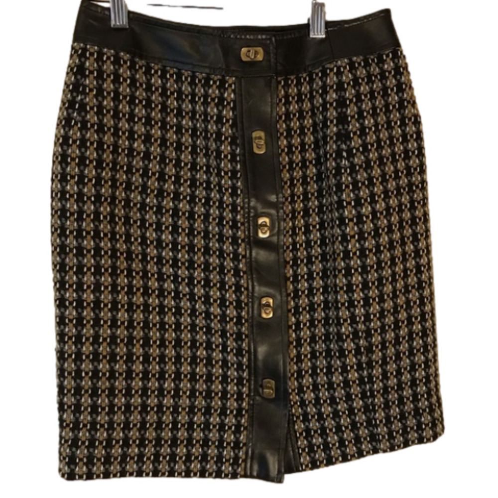WOMEN’S Size 2 tweed Wool Skirt with. Talbots Brand.